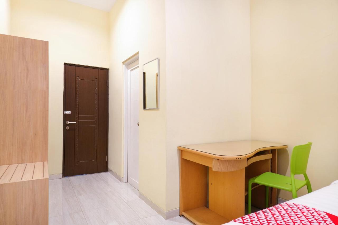 Super Oyo 90033 Dehome Family Melati Экстерьер фото