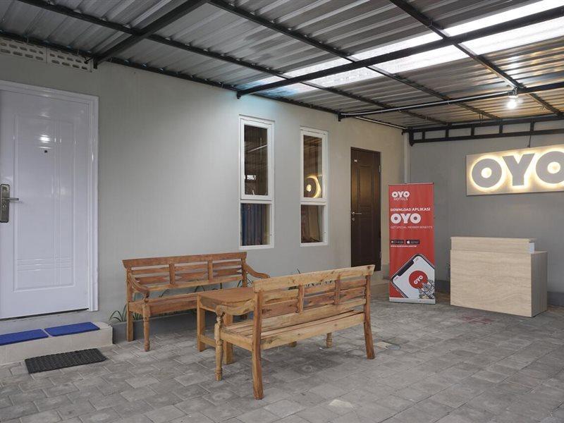 Super Oyo 90033 Dehome Family Melati Экстерьер фото